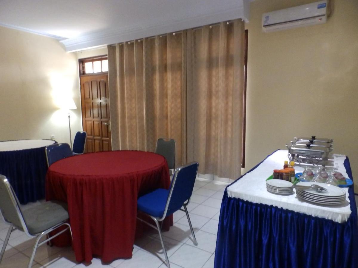Bahari Family Hotel Bitung Exterior photo