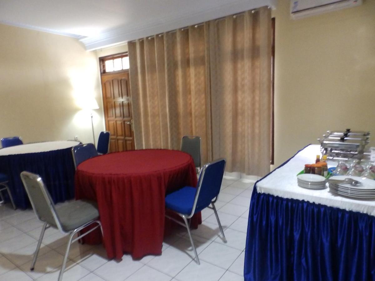 Bahari Family Hotel Bitung Exterior photo
