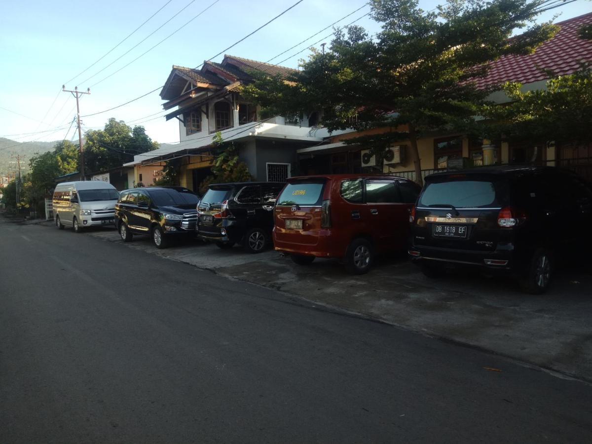 Bahari Family Hotel Bitung Exterior photo