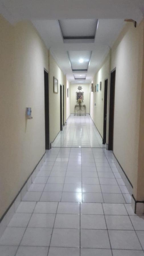 Bahari Family Hotel Bitung Exterior photo